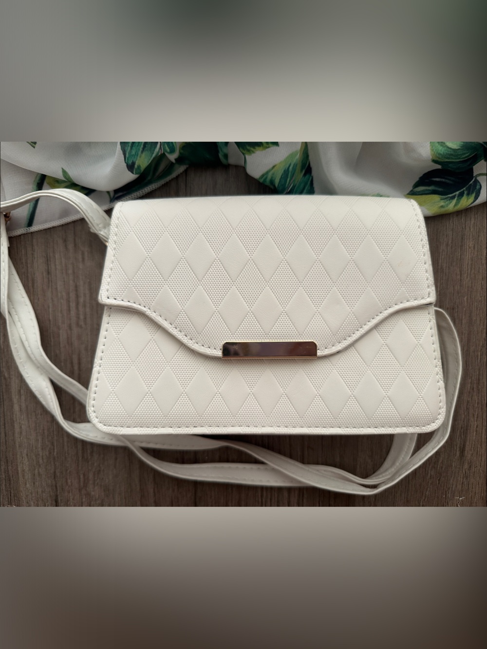 Elegant White Quilted Crossbody Bag with Gold Accent